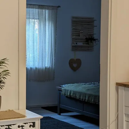 Rozsa Apartment *